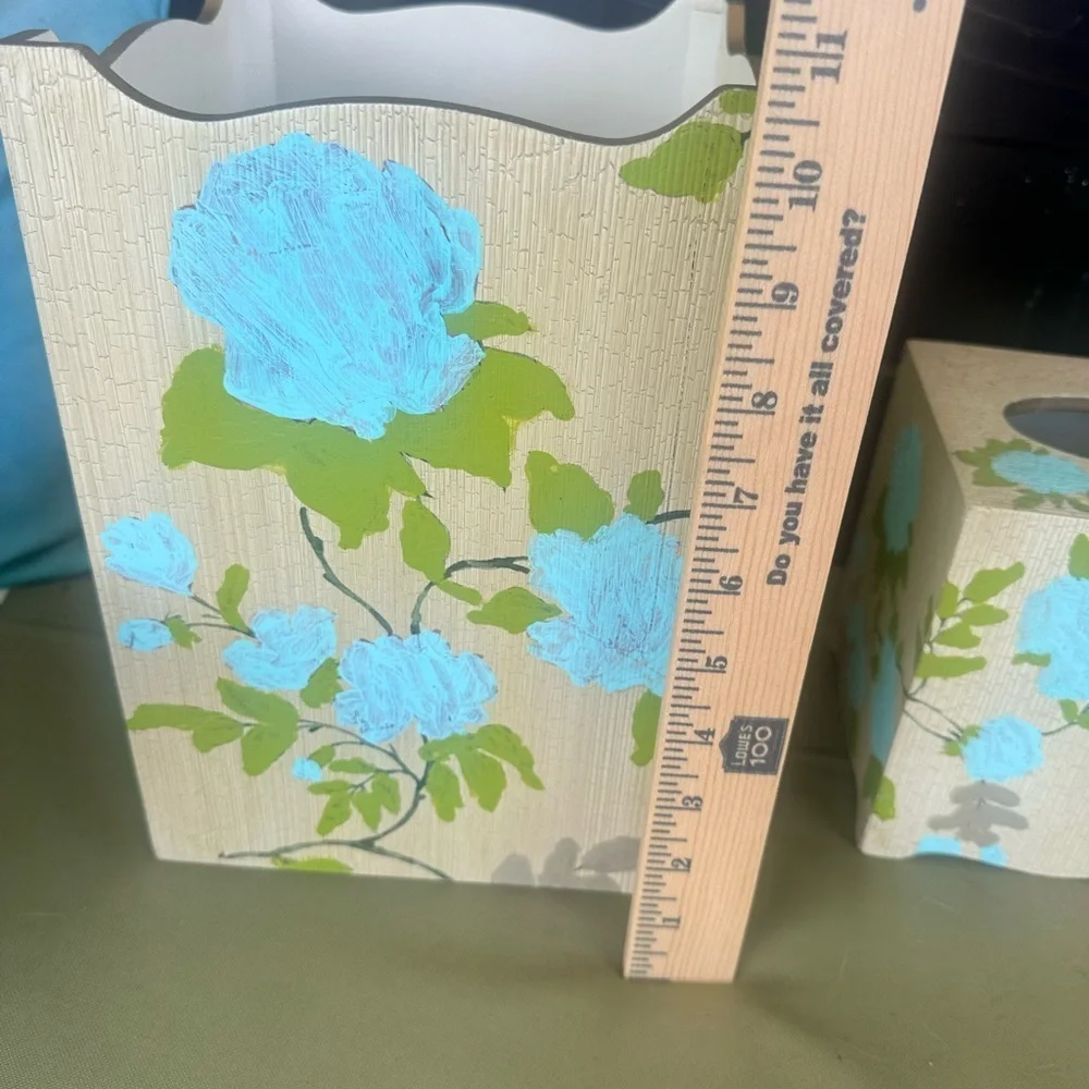 Croscill Home waste basket & tissue holder